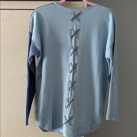 Gaby Isabella size S ( roomy can also fit a M). Blue soft knit sweater - Picture 4 of 5